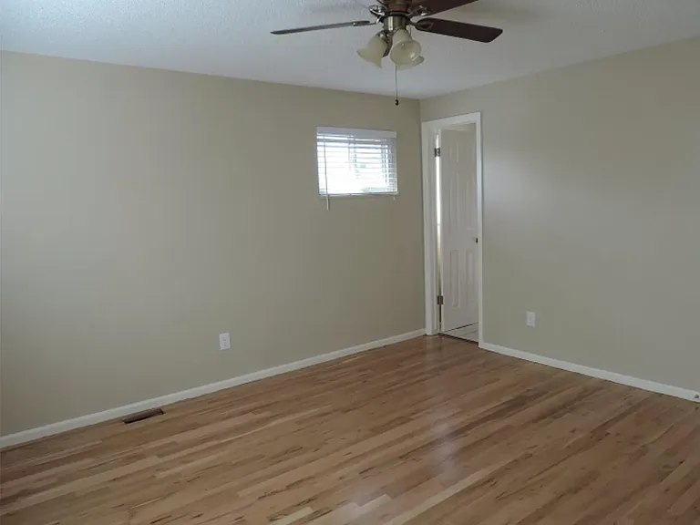 3740 W 95th Pl — Photo 2
