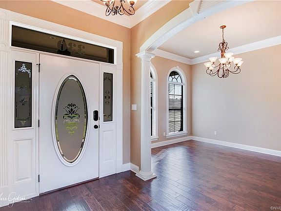 3rd image of 330 Leigh Ln