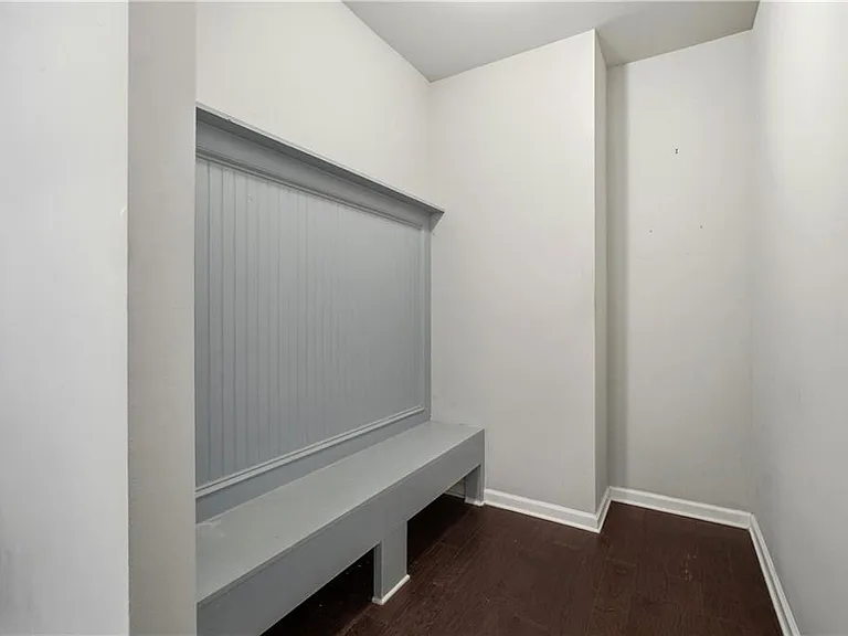4910 Belcrest Way — Photo 18