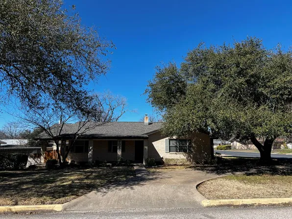 708 N Milam St, Fredericksburg, TX 78624