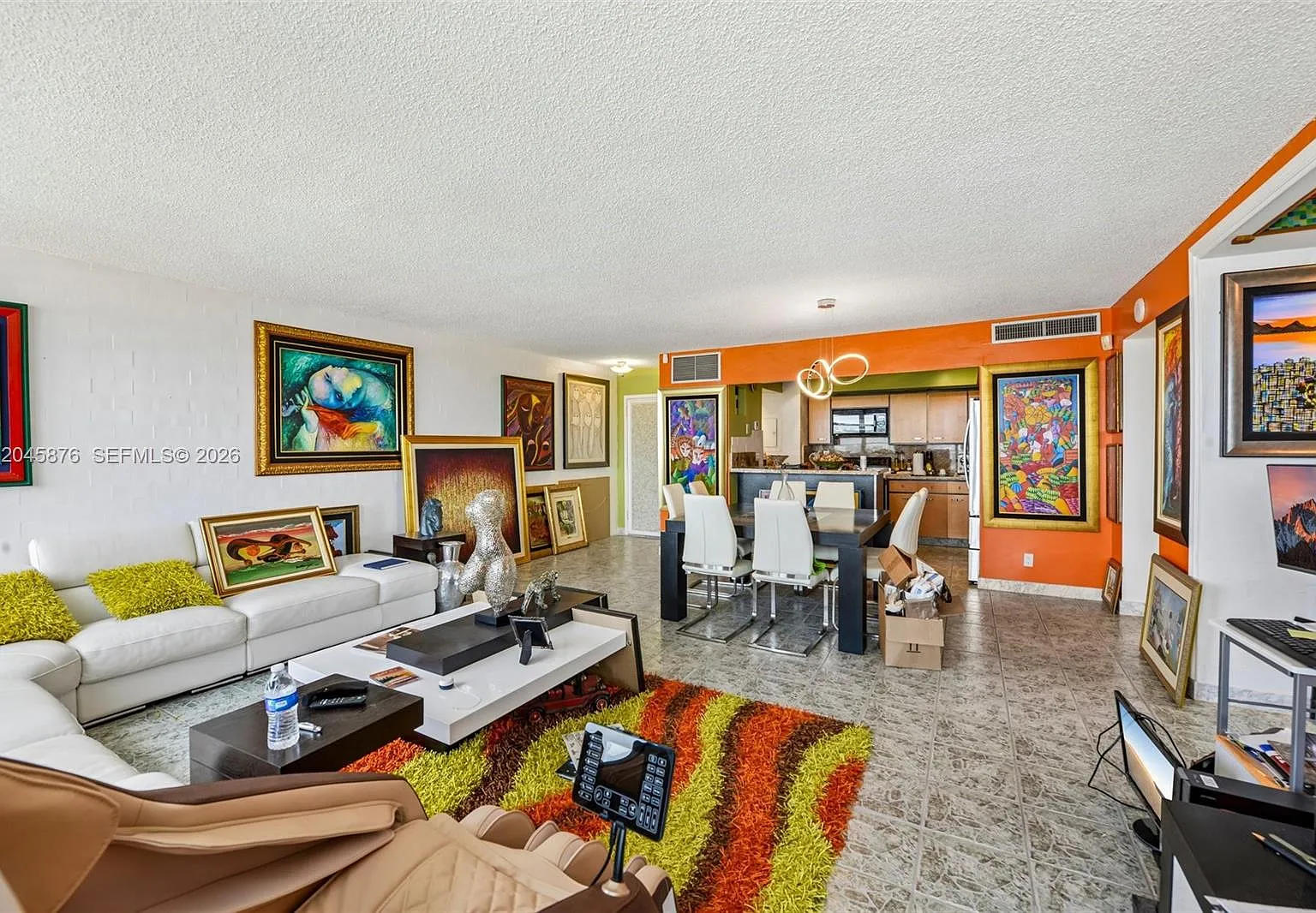 Bayview Towers Condo Sout — Photo 2