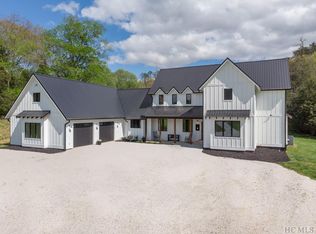 1127 Saunders Rd, Franklin, NC 28734