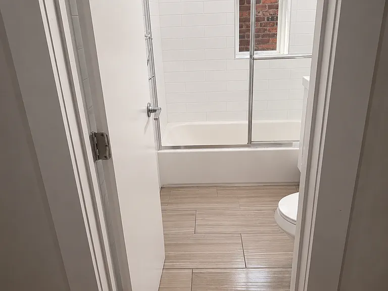 82-06 Roosevelt Ave #3R — Photo 15