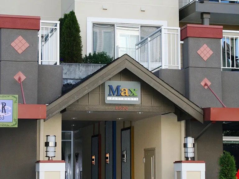 The Max Apartments — Photo 9