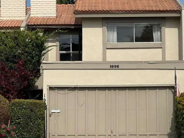 1696 E Bridgeport Ln, Camarillo, CA 93010