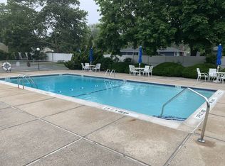 95 Springville Rd APT 8, Hampton Bays, NY 11946