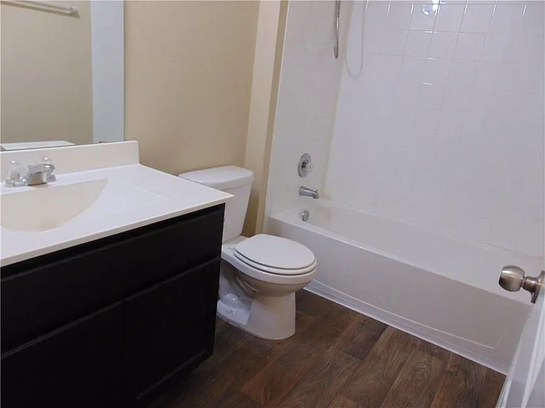305 Cibolo Creek Dr — Photo 11