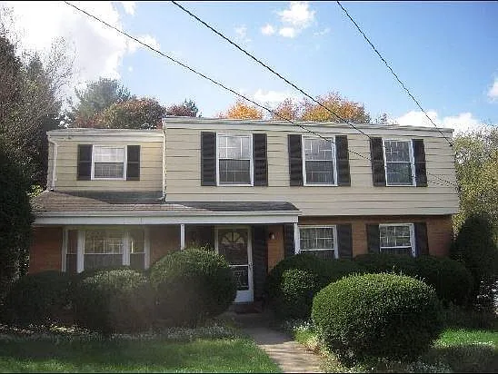 9433 Katherine Dr photo 1