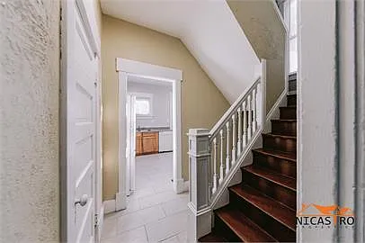 172 E 11th Ave — Photo 6