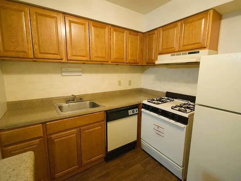 2990 Santiago Dr — Photo 9