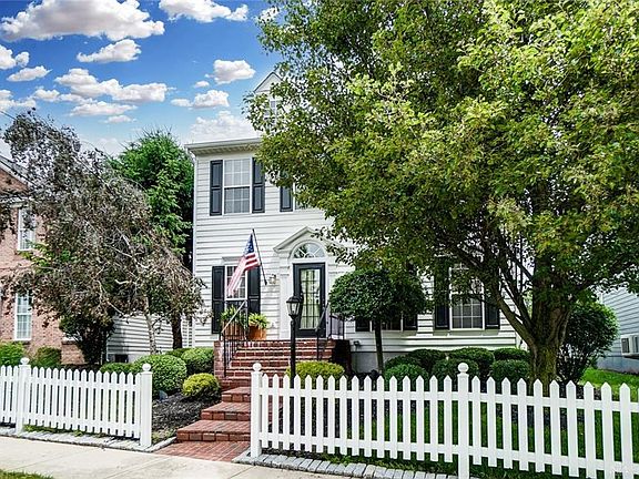 3rd image of 9783 Cobblewood Ct