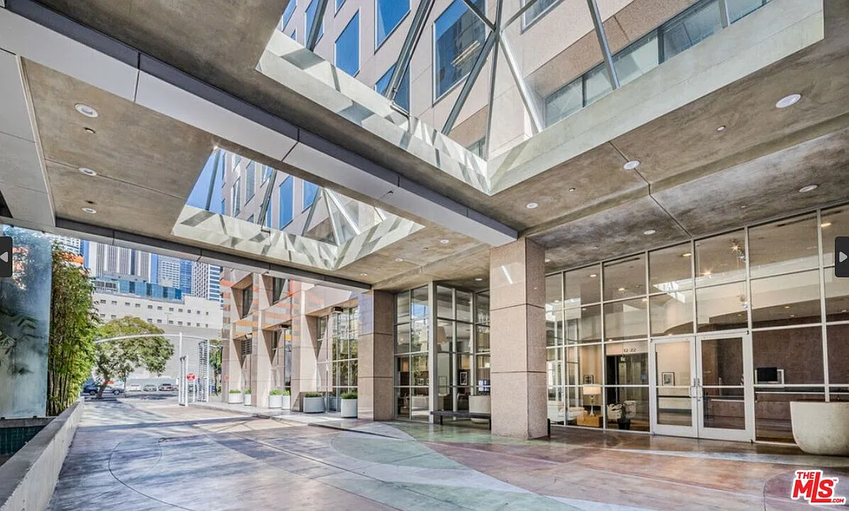 2 bed, 2.0 bath, 1580 sqft, $5,000 — Photo 3