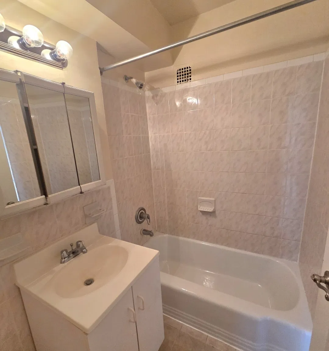 Studio, 655 sqft, $2,075 — Photo 4