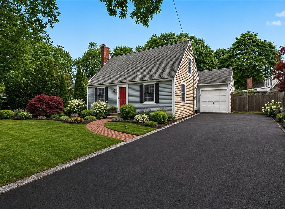 1st image of 16 Bradley Woods Dr