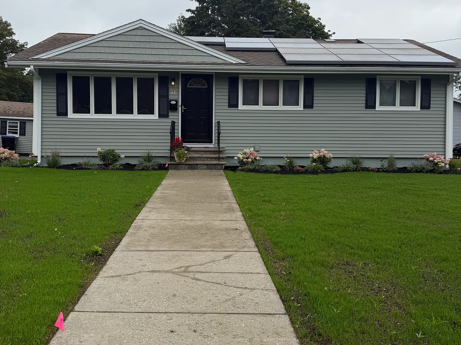 3 bed, 1.5 bath, 1360 sqft, $4,000 — Photo 2