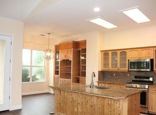 4704 N Waterside Dr, Clovis, CA 93619