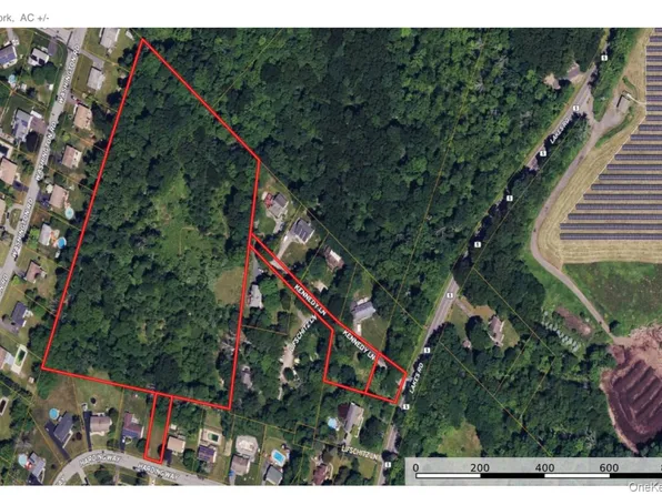 30 Harding Way, Monroe, NY 10950