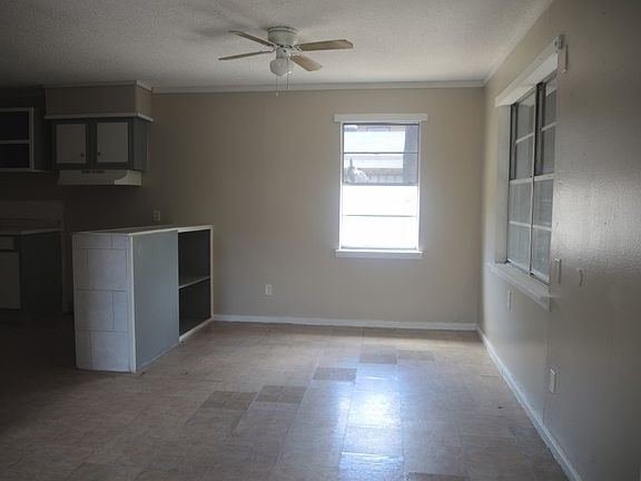 3rd image of 2505 Lindberg Ave