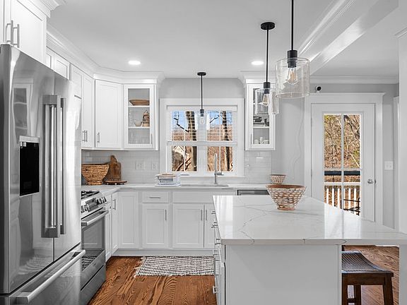 3rd image of 21 Hines Way
