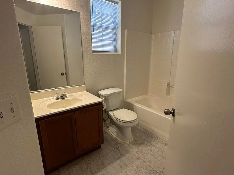 930 Wembly Hills Pl — Photo 12