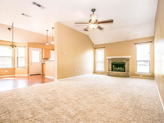 2nd image of 1100 Lambrusco Dr