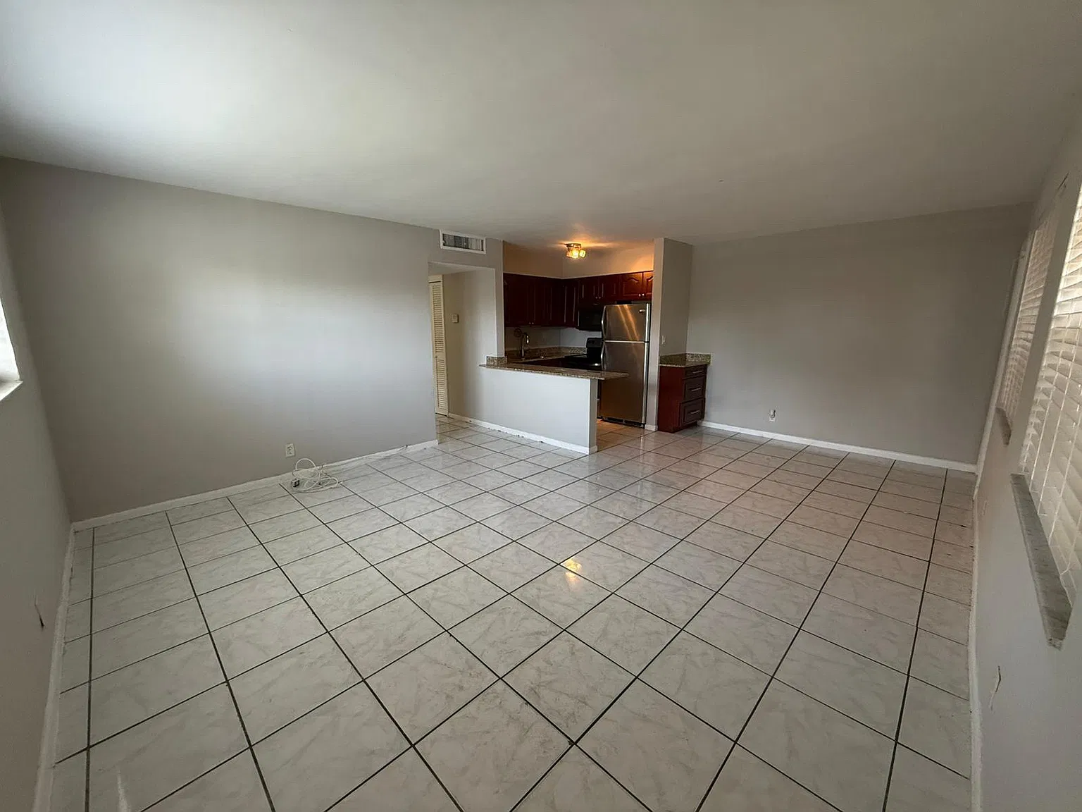 4051 NE 13th Ave — Photo 1