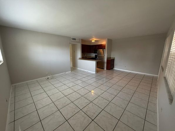 4051 NE 13th Ave APT 55
