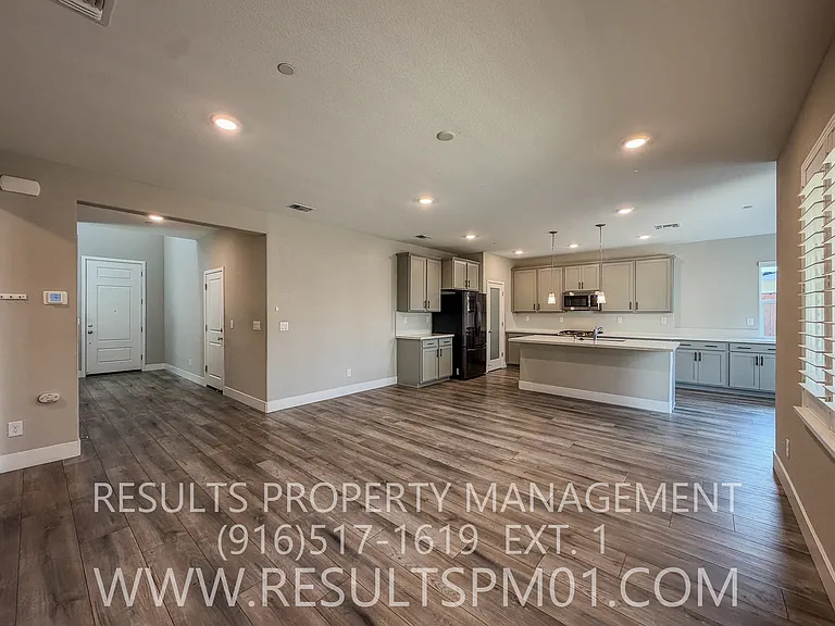 587 River St — Photo 19