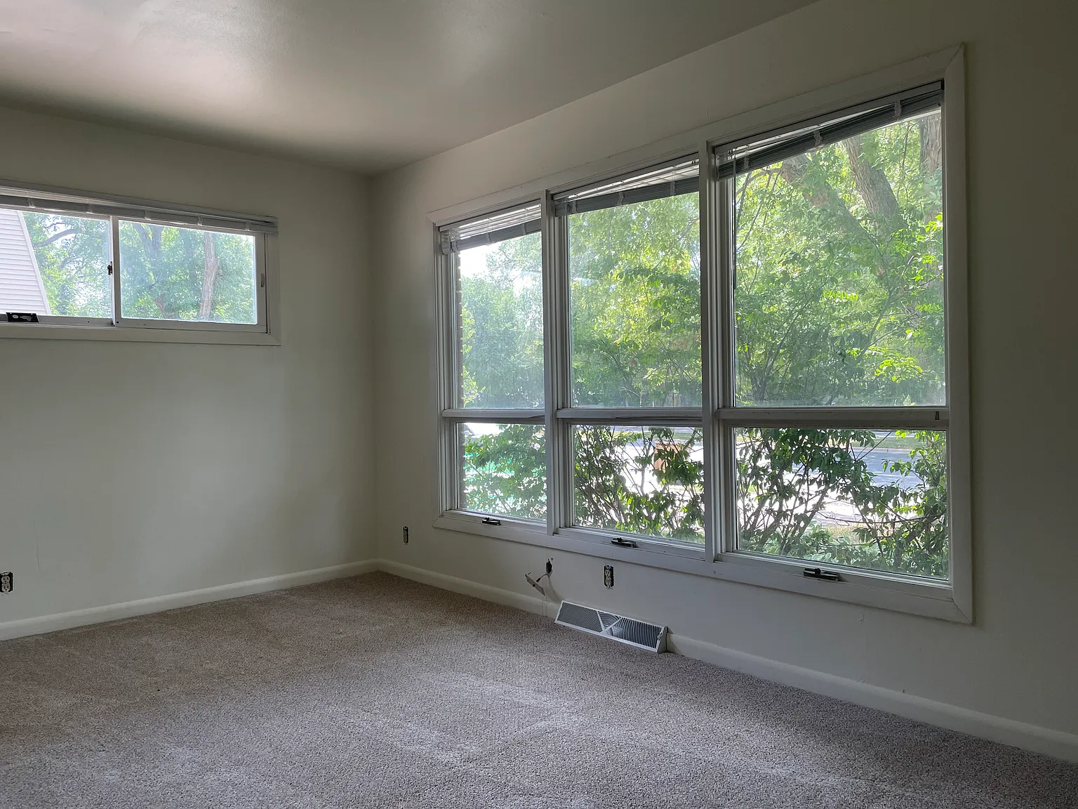 3 bed, 1.5 bath, 1200 sqft, $1,575 — Photo 3