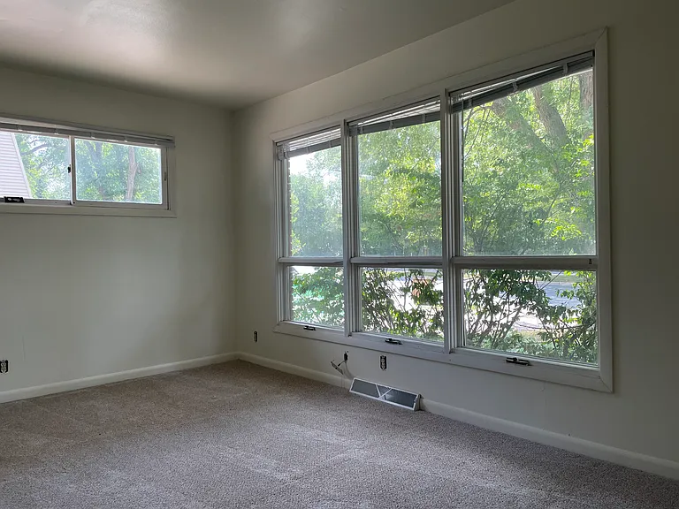 6214 Raymond Rd — Photo 3
