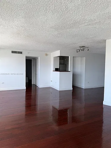 1881 Washington Ave #7C Photo 1