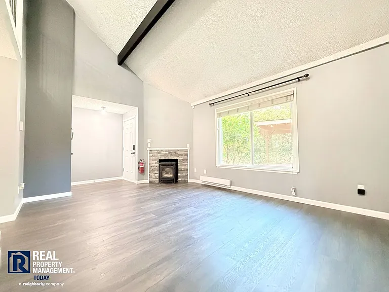 12824 62nd Ave NW — Photo 12