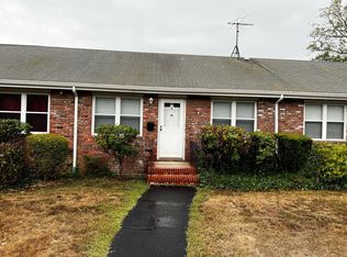 46 Park Ave, Amityville, NY 11701