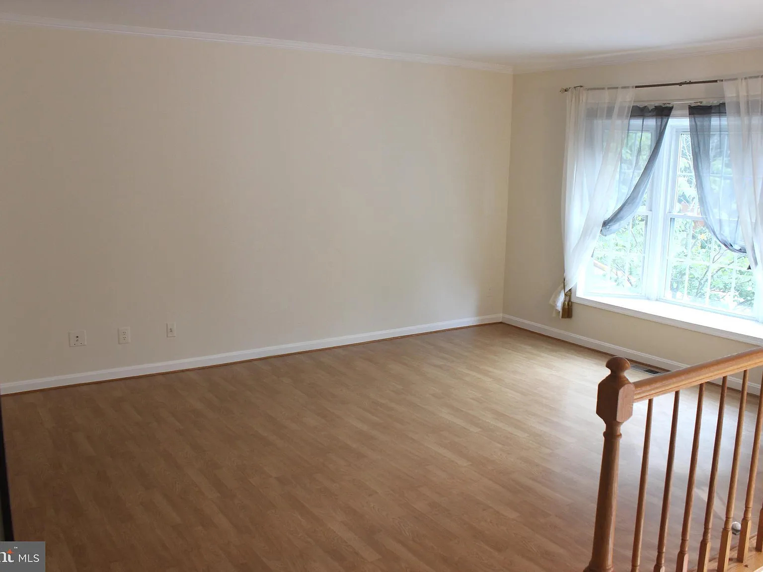3 bed, 3.5 bath, 2427 sqft, $3,500 — Photo 3