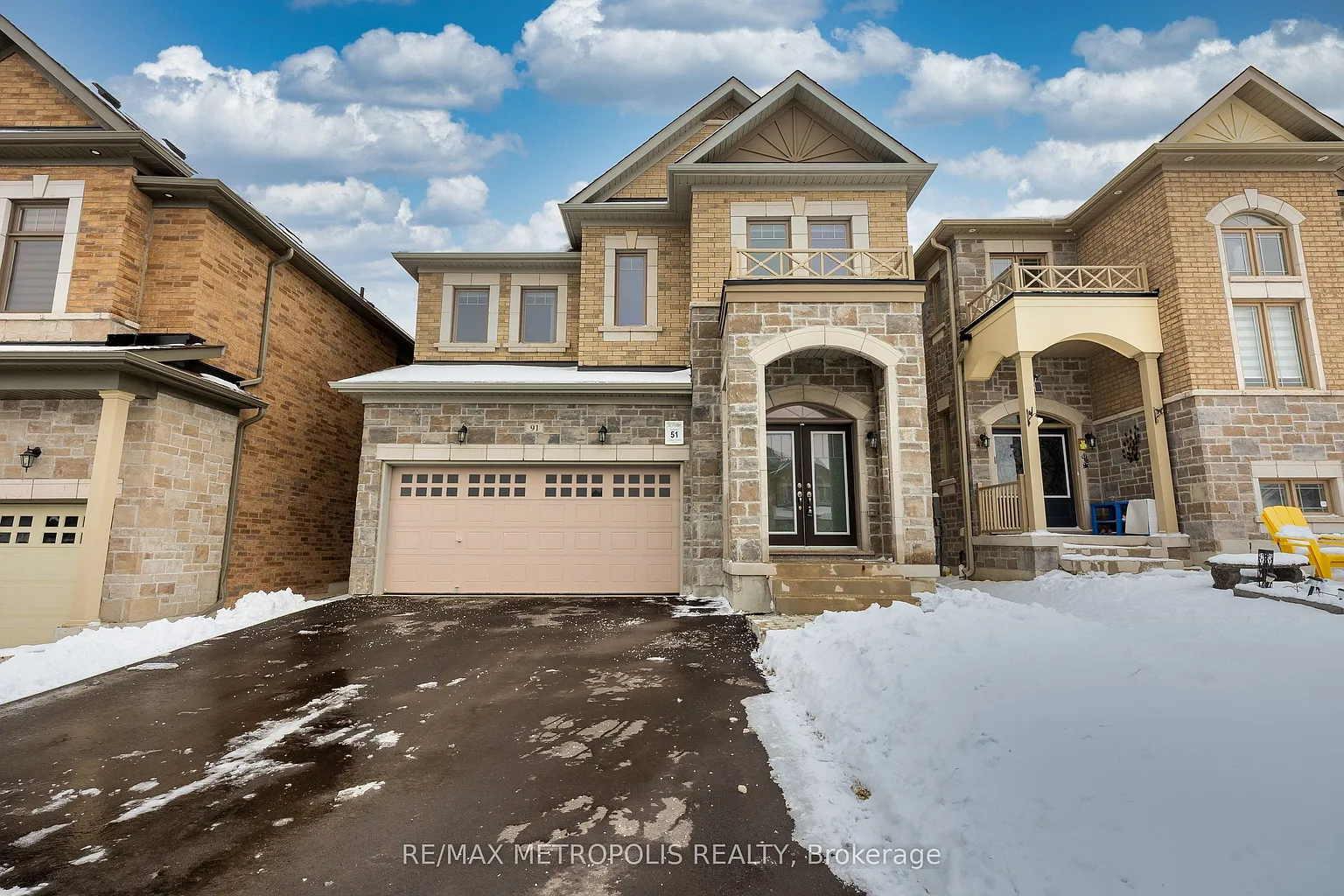 91 Kennedy Blvd photo 1