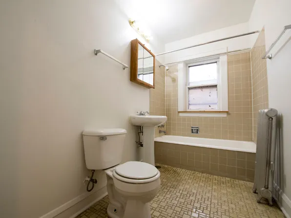 7549-59 S Yates Blvd 2406-10 E 76th Chicago, IL 60649, 7549 S Yates Blvd #1, Chicago, IL 60649