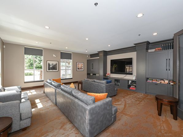 2 bedroom rental in Surrey — photo 31