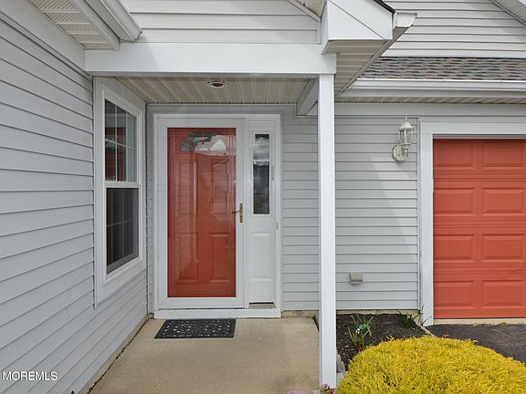 2nd image of 2303 Logan Court