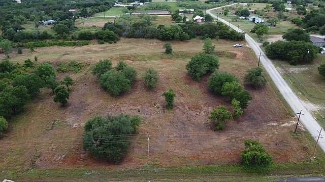 2nd image of 1018 County Road 324