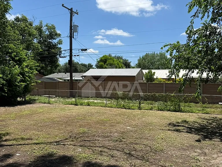 106 Covina Ave — Photo 19