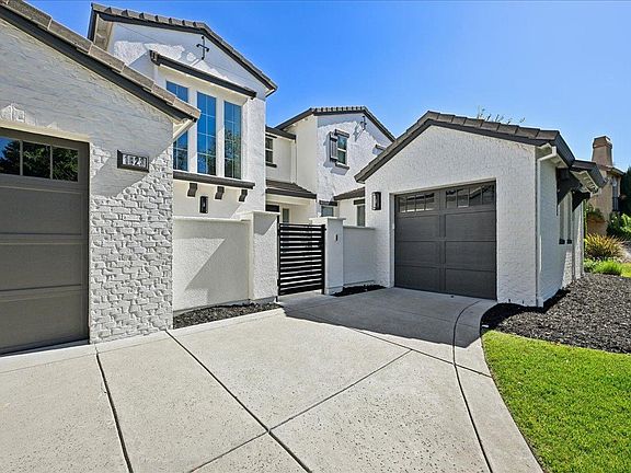 3rd image of 1823 Sorrell Cir