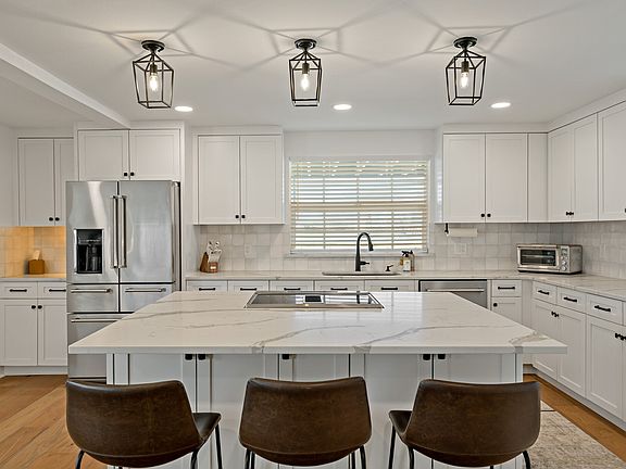 3rd image of 209 Mary Fitch Rd