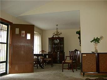 5th image of 521 N Lawndale Ave