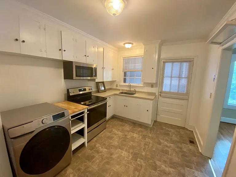614 Capitol Pl — Photo 8