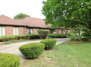 349 Hambletonian Dr, Oak Brook, IL 60523