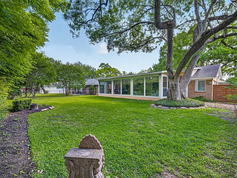 11230 Huggins Dr — Photo 46