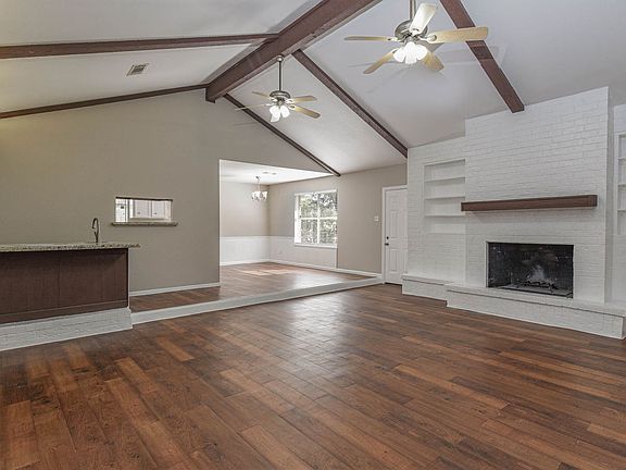 4th image of 1102 Newport Blvd
