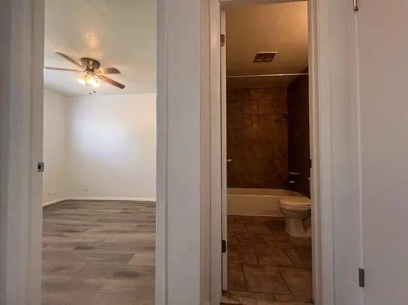 Bright 2 Bed with Utilities Included in Nob Hill, 313 Girard Blvd SE APT 8, Albuquerque, NM 87106