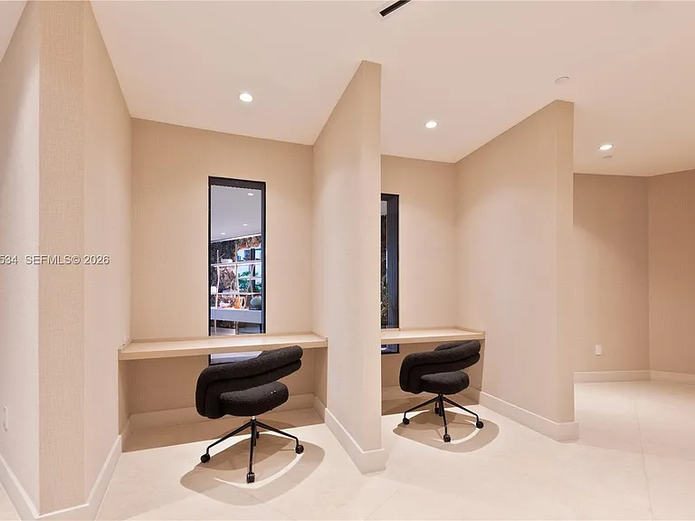 700 NE 24th St #4101 — Photo 27