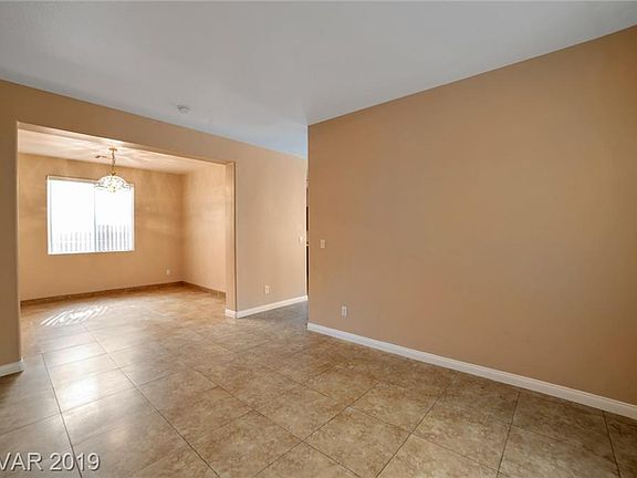 3rd image of 1052 Naylor Ct